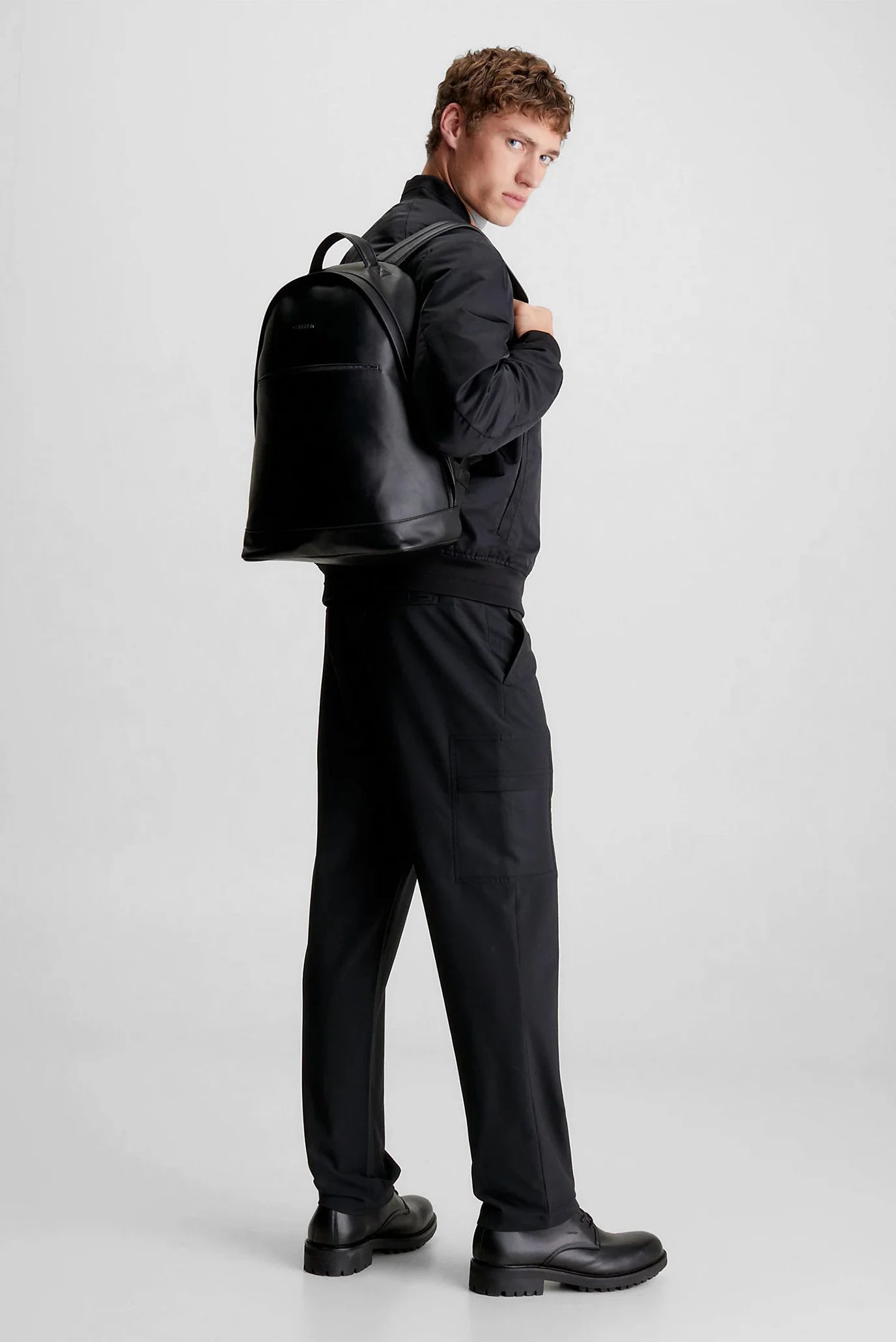 Мъжка раница Men’s rucksack Calvin Klein
K50K511212 BEH lifestyle view