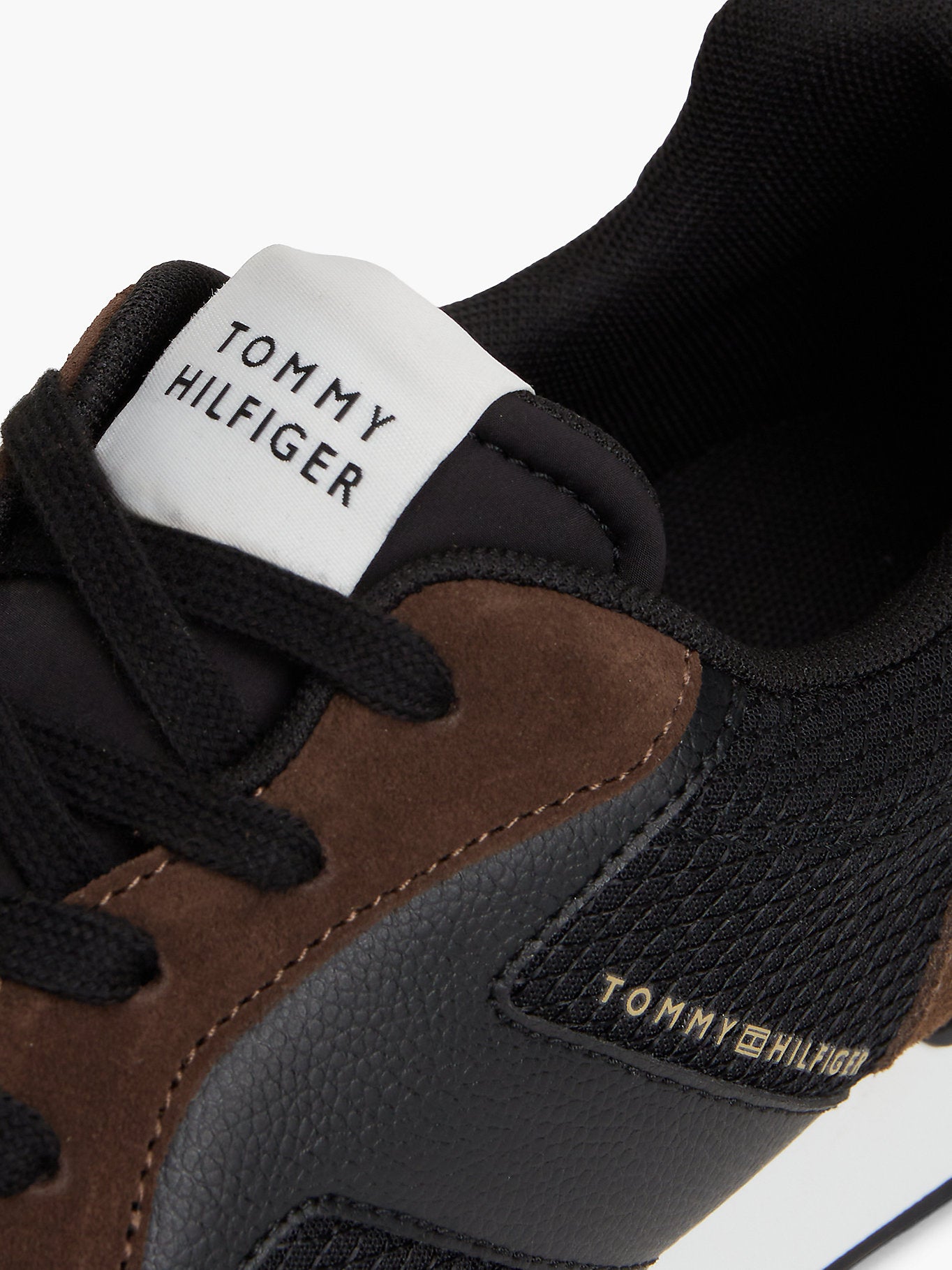 Мъжки кецове Men’s sneakers Tommy Hilfiger
FM0FM06001GV0 close up view