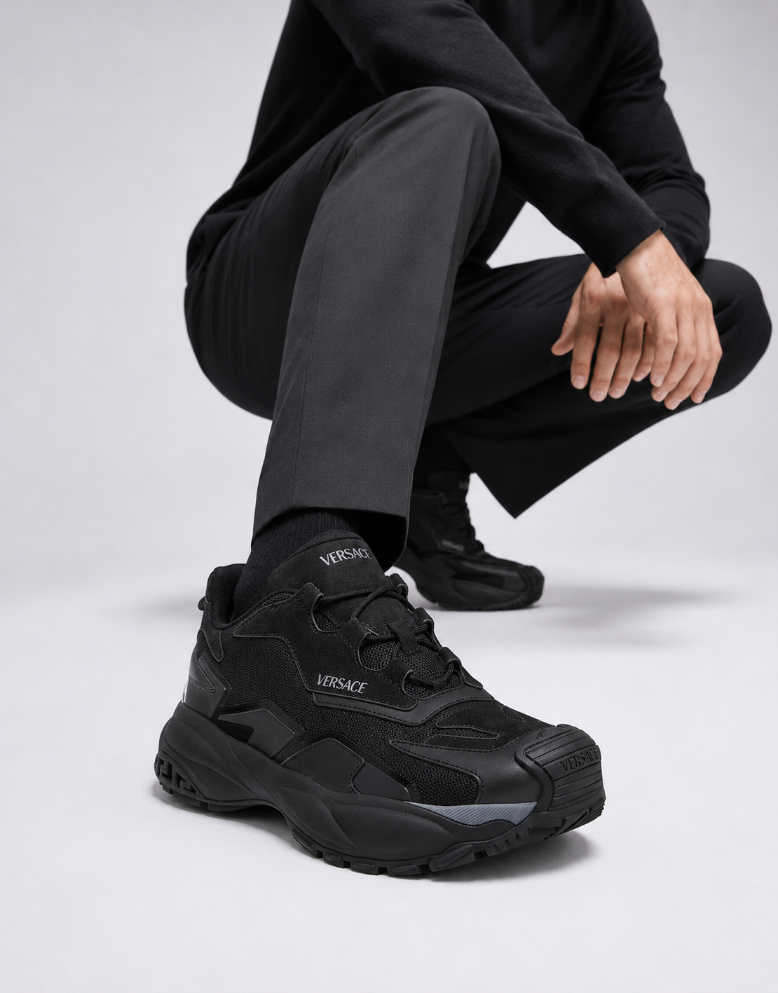 Мъжки маратонки Men’s sneakers Versace Mercury M_VS_04 1016306 1A12679 1B00B Black lifestyle view