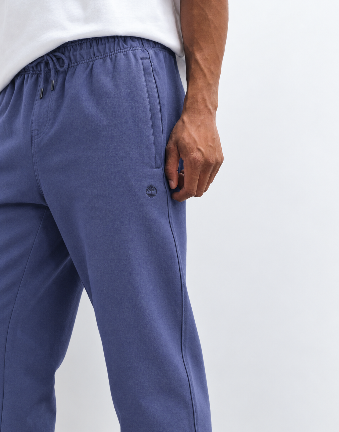 Men’s sweatpants Timberland
TBC0YHBW AIH Blue close up view