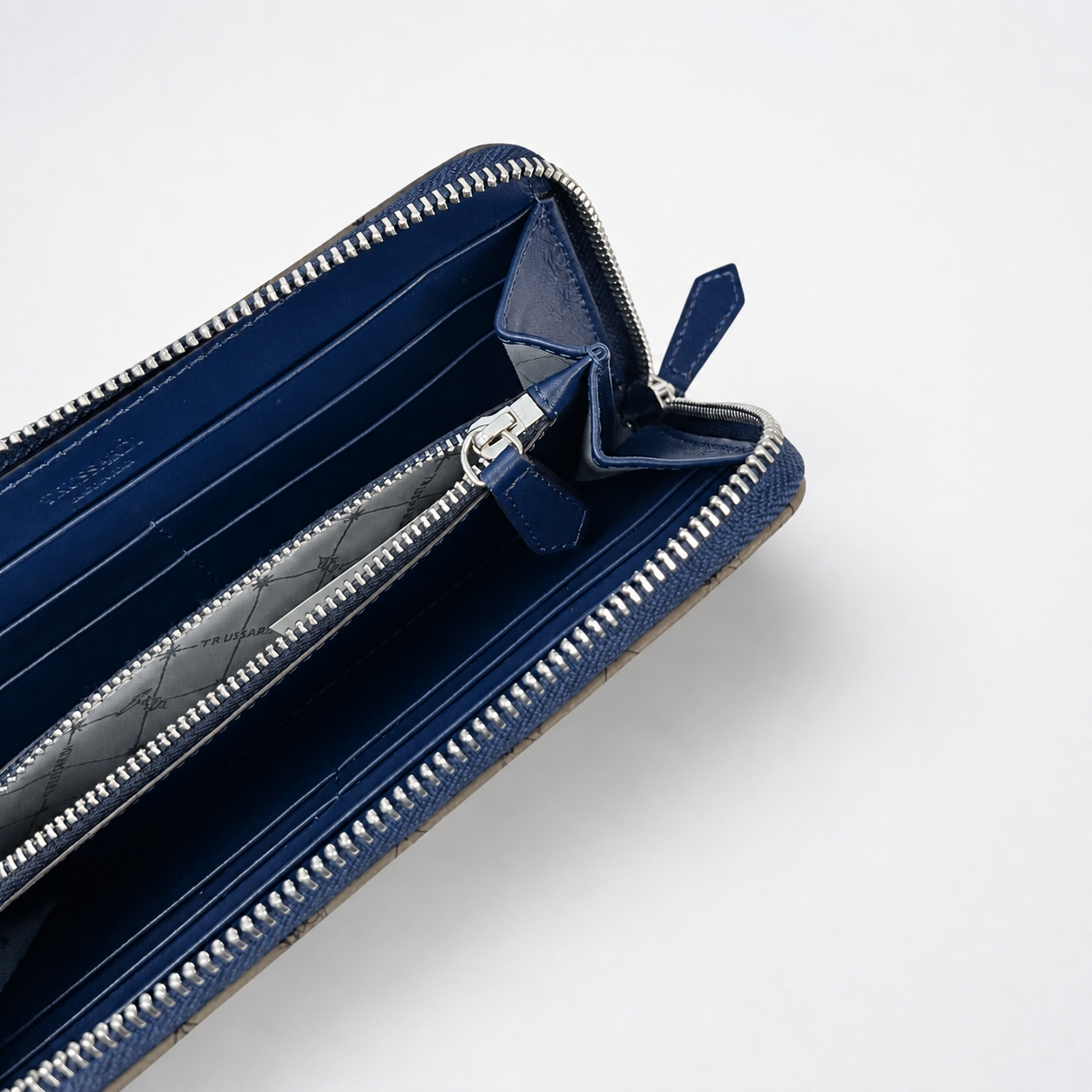 Клъч портфейл Men’s wallet Trussardi 72W00010 2Y000088 inside view