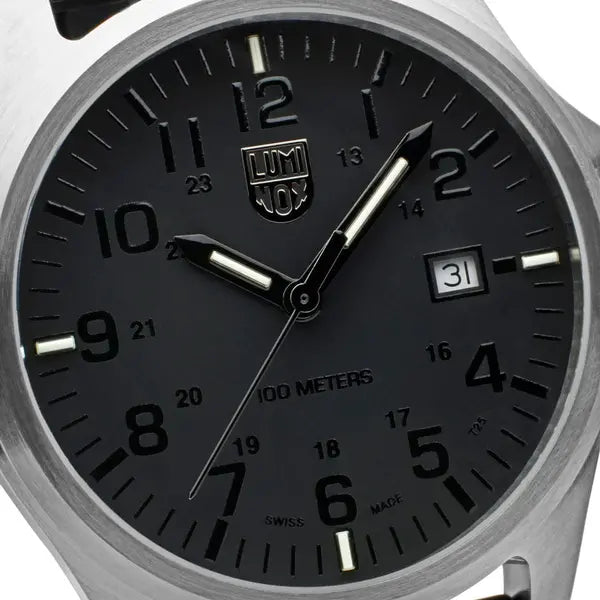 Мъжки часовник Men’s watch Luminox Patagonia Steel X22502 close up view