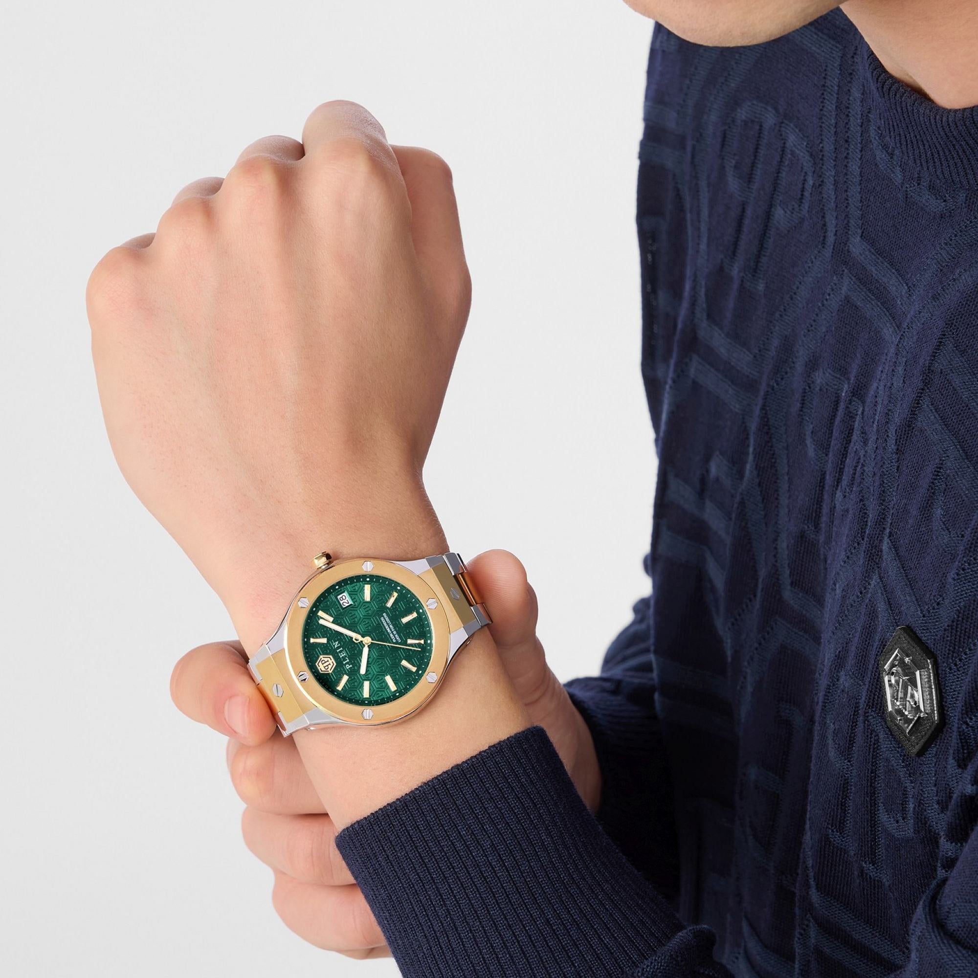 Мъжки часовник Men’s watch Philipp Plein Underdog PWUFA0525 Silver Gold lifestyle view