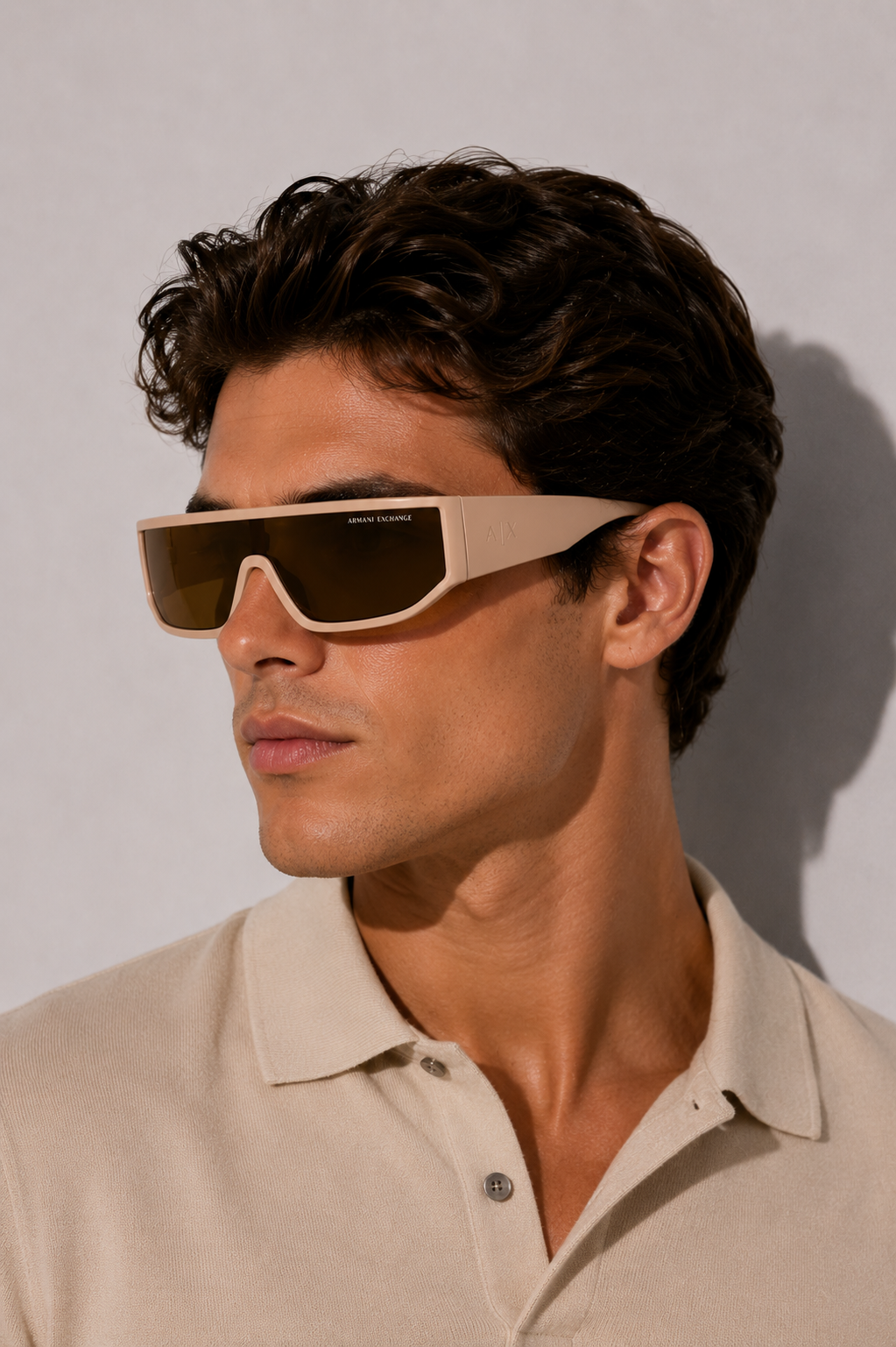 Слънчеви очила Unisex sunglasses ARMANI EXCHANGE AX4153SU83617 Beige men lifestyle view