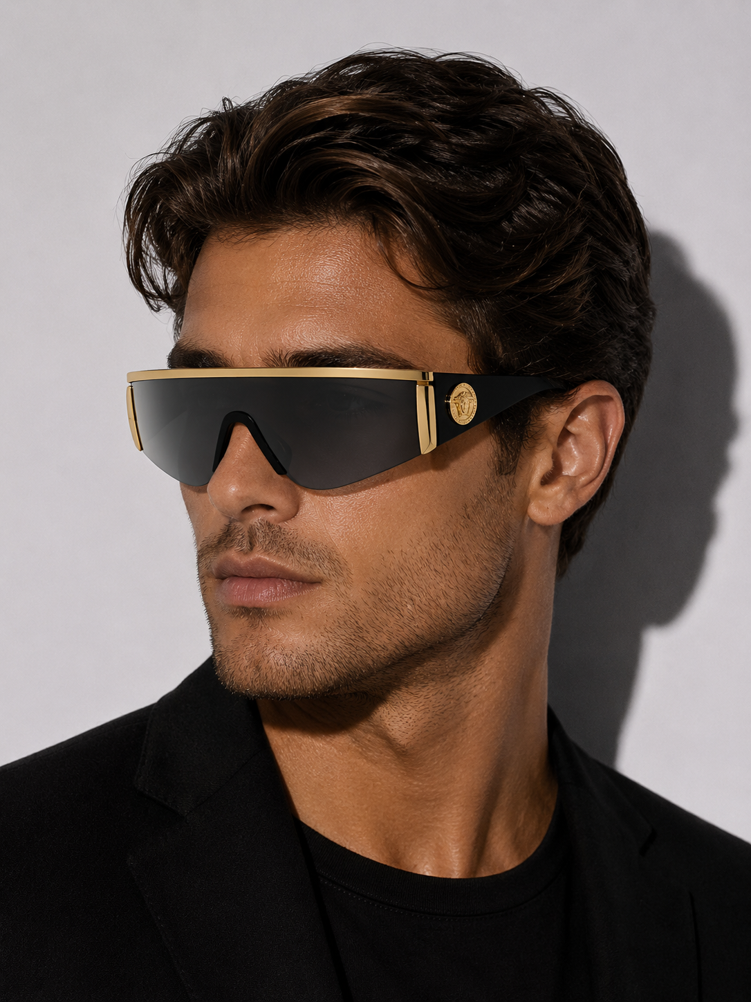 Слънчеви очила Unisex sunglasses VERSACE
VE2197-10006G Black men lifestyle view