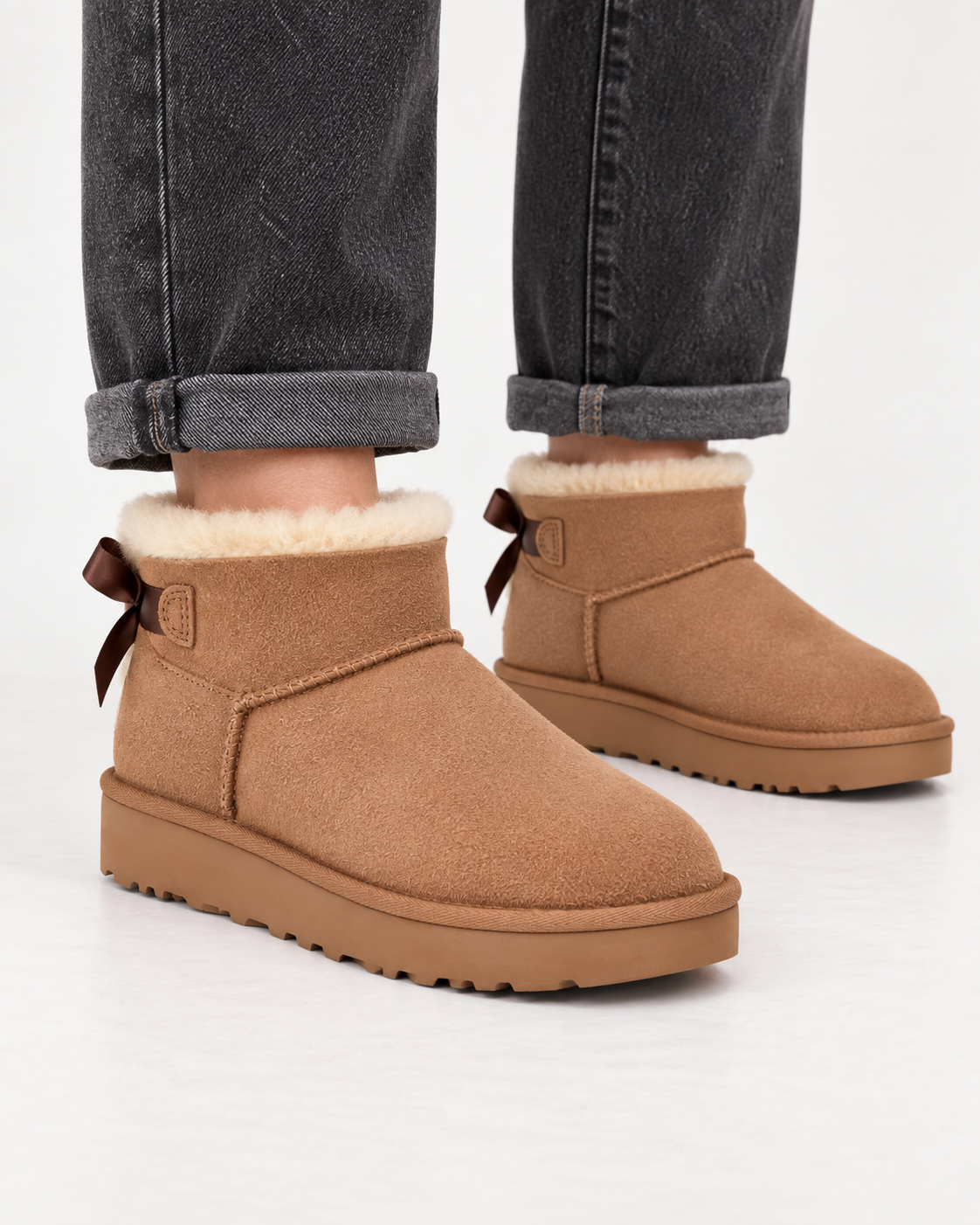 Дамски боти Women’s UGG Ultra Mini Bailey Bow Boot 1185491 Chestnut lifestyle view