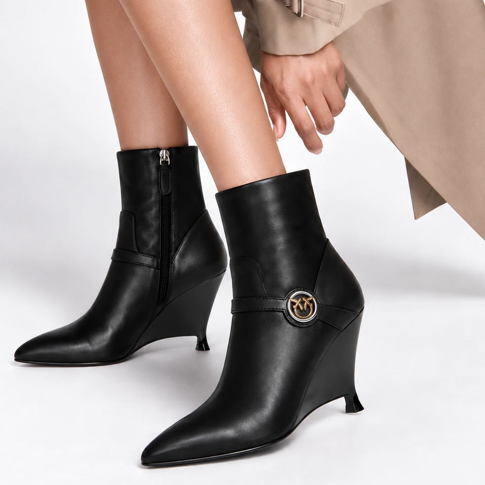Дамски боти Women’s ankle boots Pinko Gwen
SD0639P095Z99 Black lifestyle view