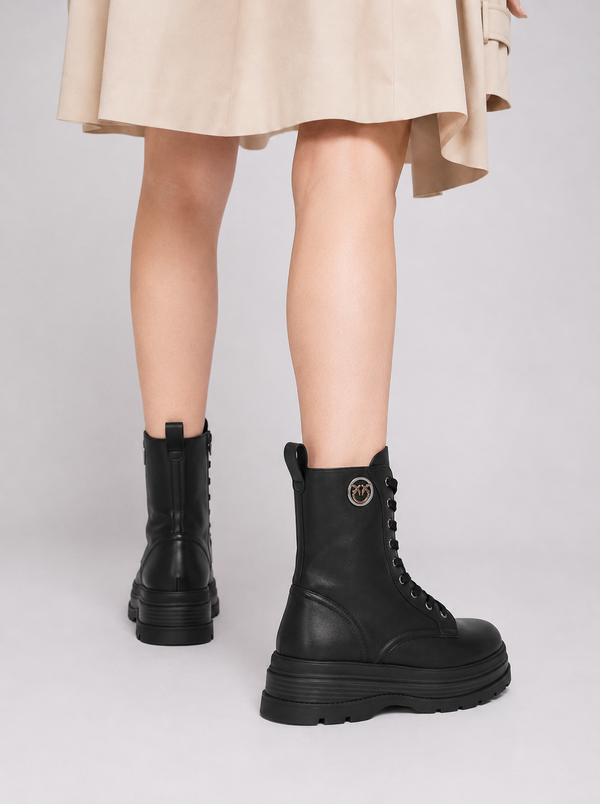 Дамски боти Women’s ankle boots Pinko
SD0689P001Z99 Black lifestyle view