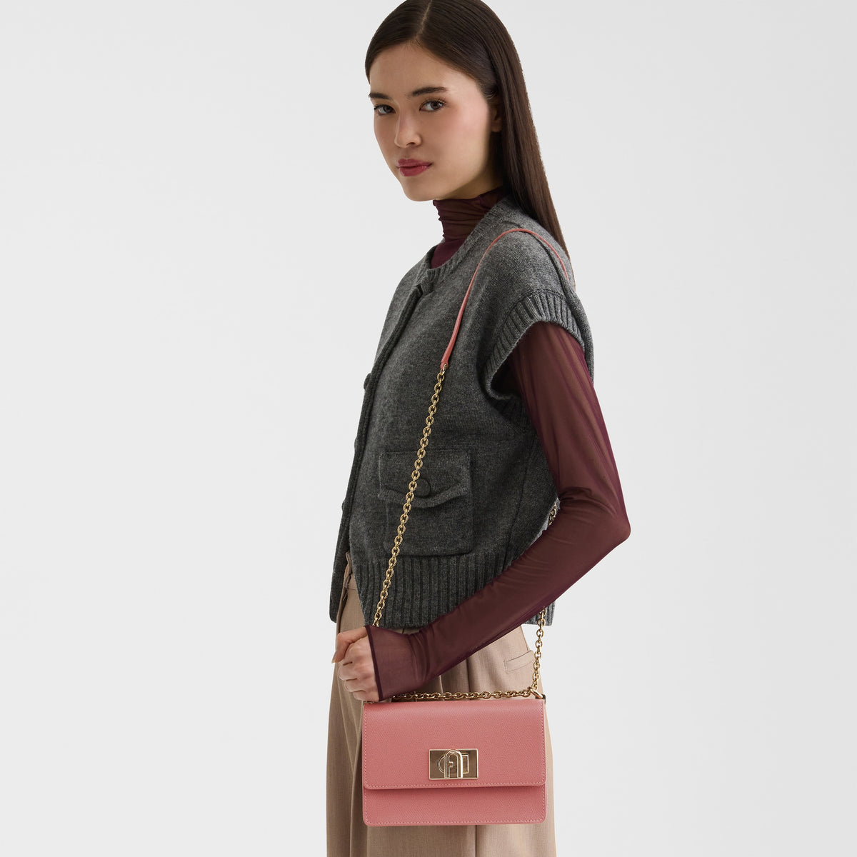 Women’s crossbody bag Furla 1927 Mini
SKU: BAFKACO_ARE000_9161 4898S Rosewood lifestyle view