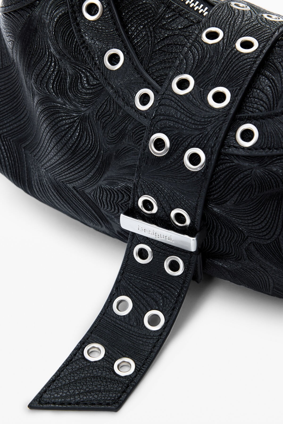 Дамска чанта Women’s handbag Desigual
26SAXP37 2000 Black detail view