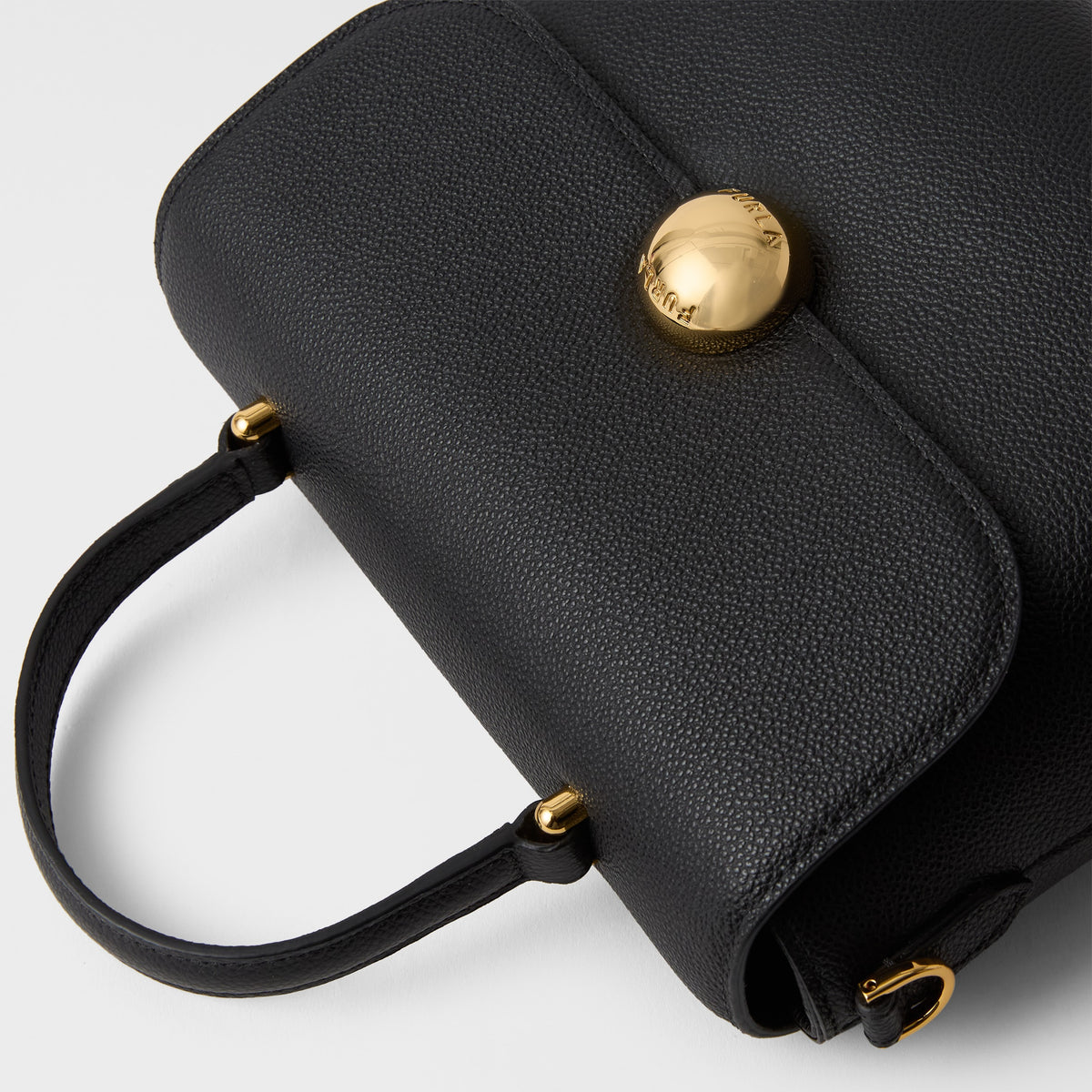 Women’s handbag Furla Moonlight S Top Handle
WB01882_BX3036_1002_O6000 Black top view