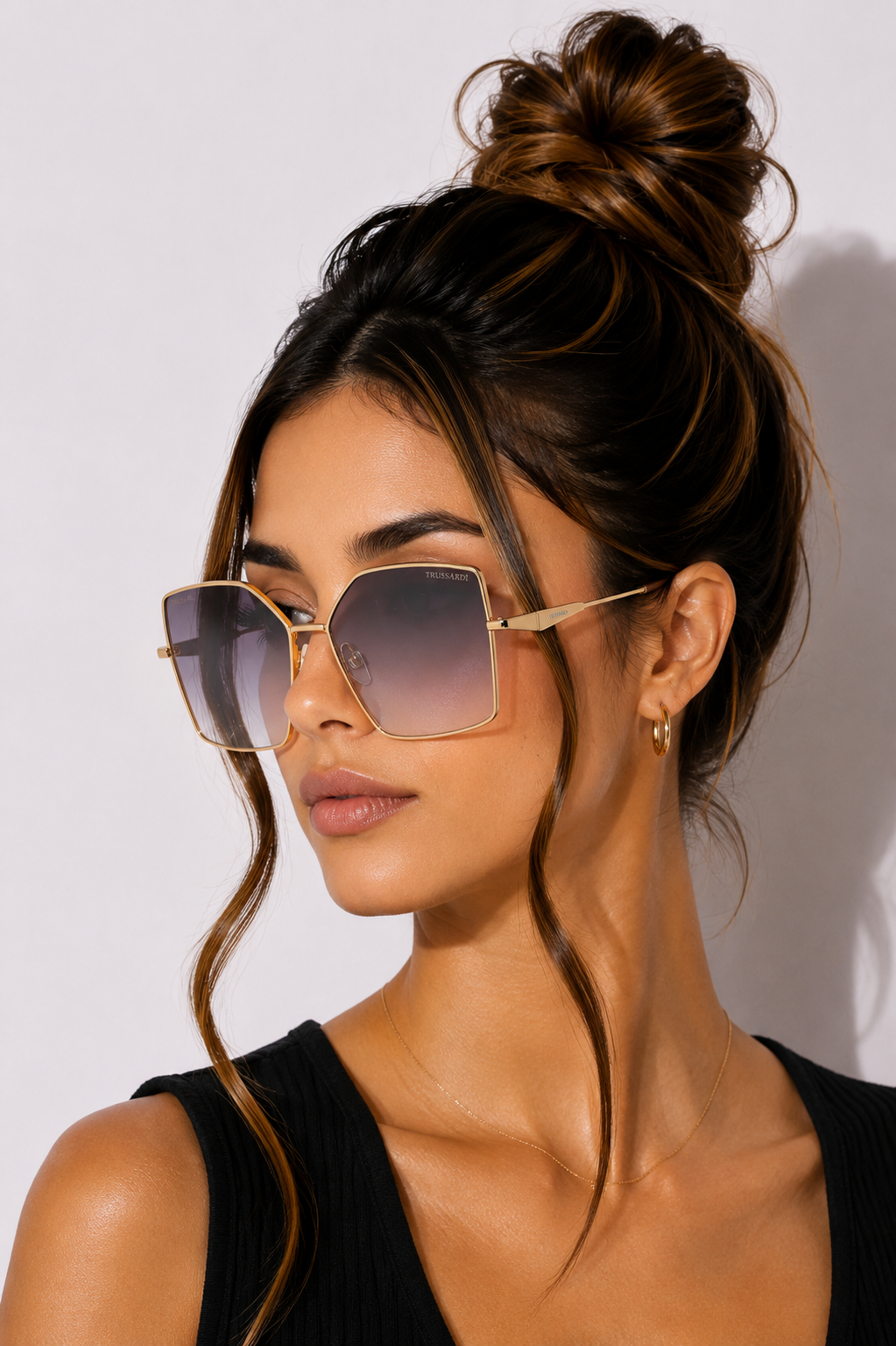 Дамски слънчеви очила Women’s metal sunglasses Trussardi TSW3013 04A Golden lifestyle view