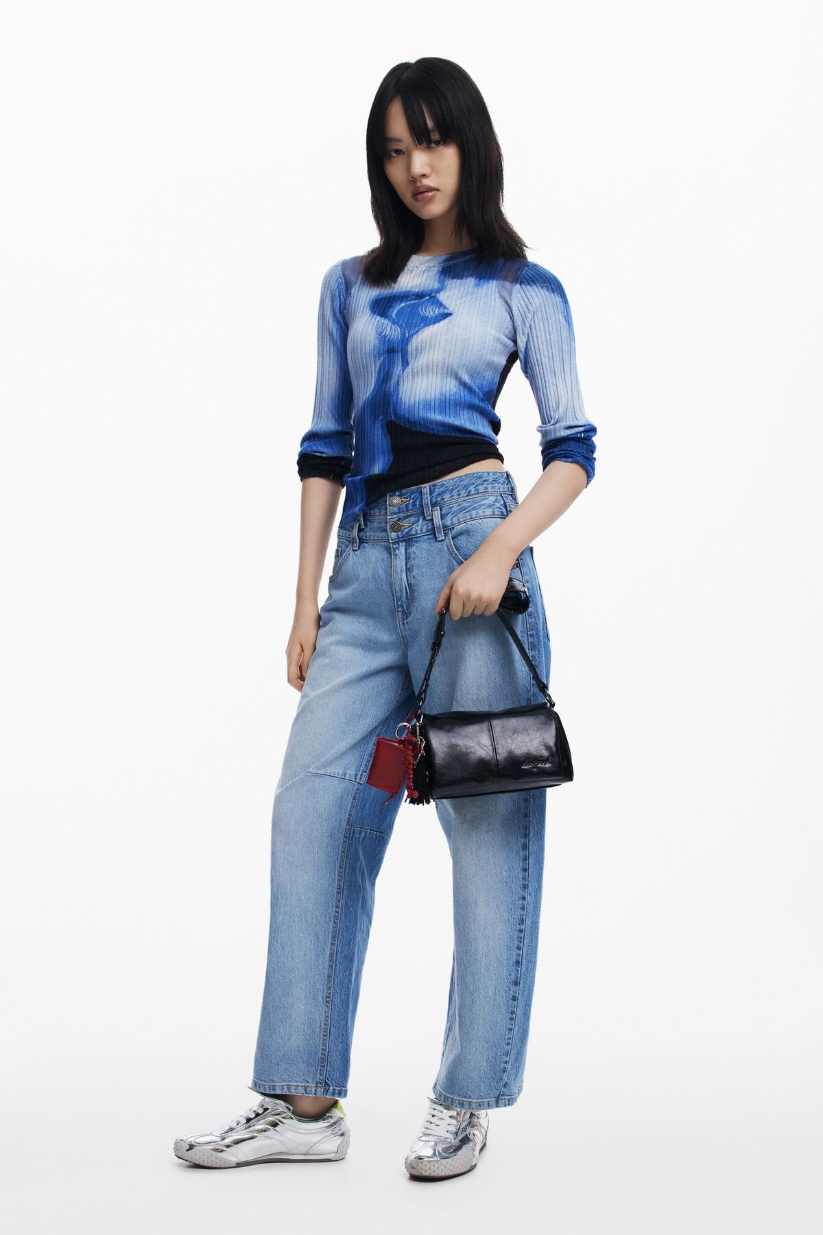 Дамска чанта Women’s shoulder bag Desigual
25SAXPCR 2000 Black lifestyle view 2