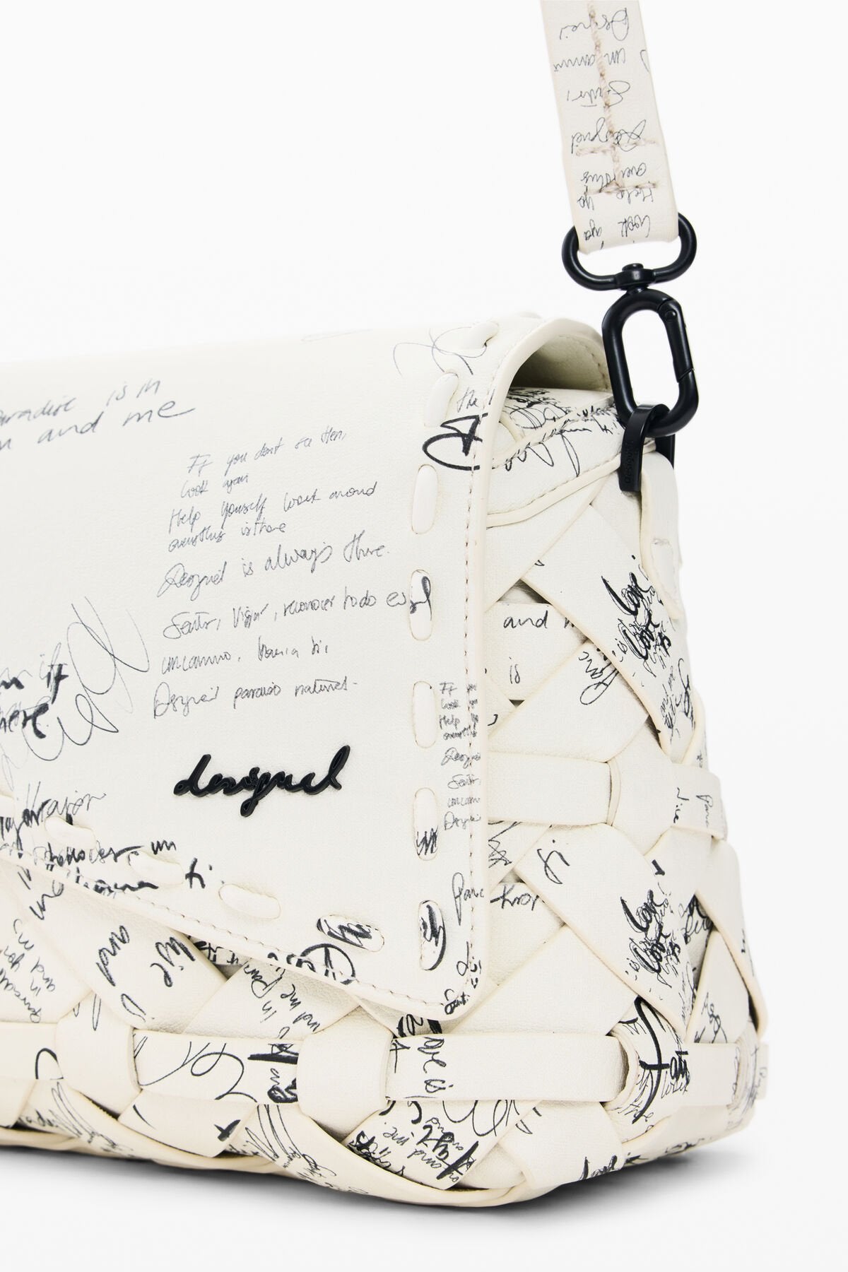 Дамска чанта Women’s shoulder bag Desigual
26SAXPAJ 1008 detail view