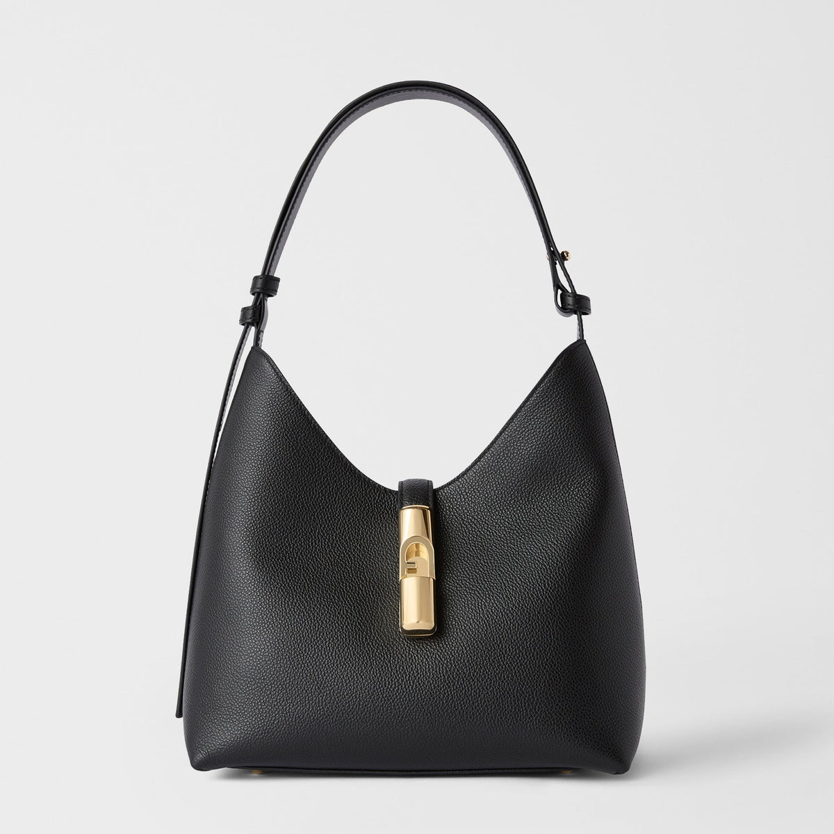 Women’s shoulder bag Furla Goccia S
WB01979_BX3353_1007_O6000 Black