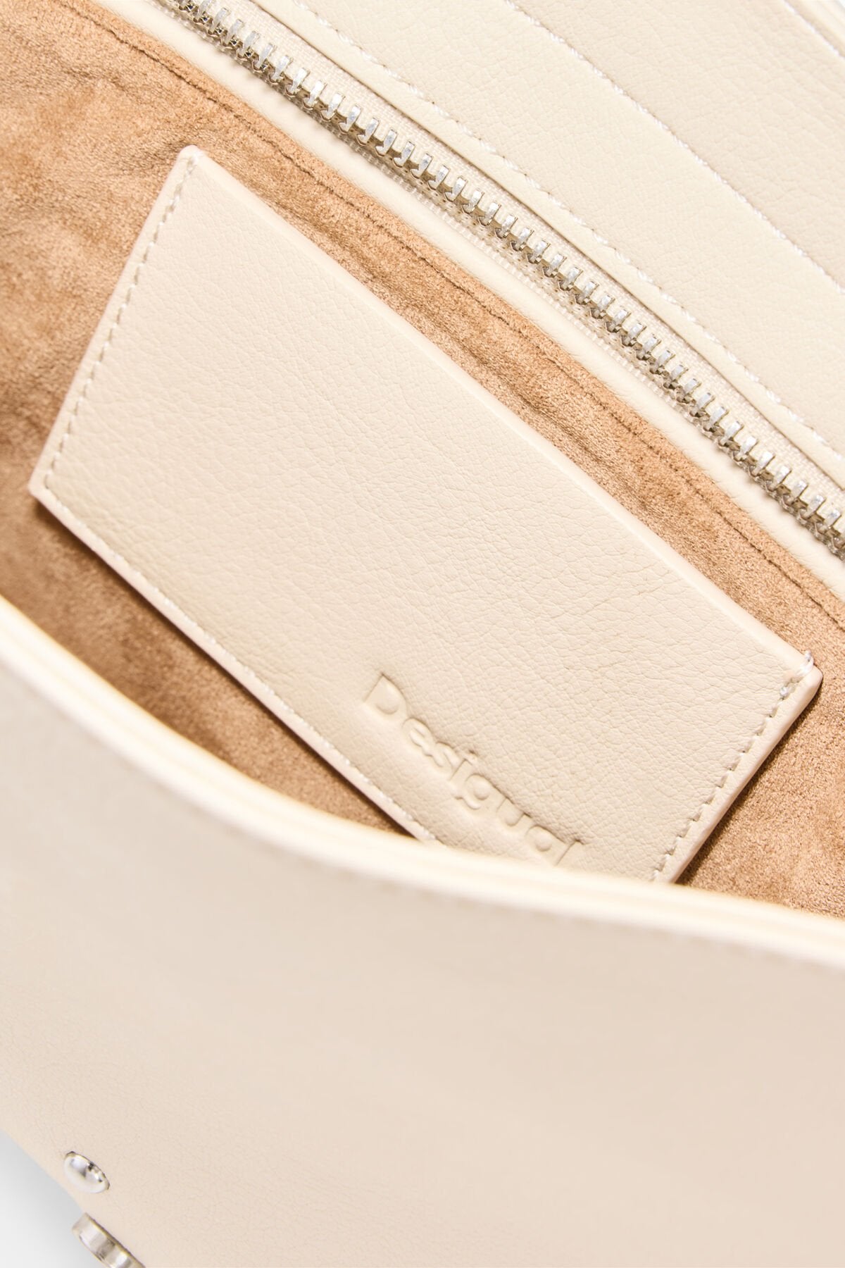 Дамска чанта за ръка Women’s studded handbag Desigual 26SAXP49 1008 inside view