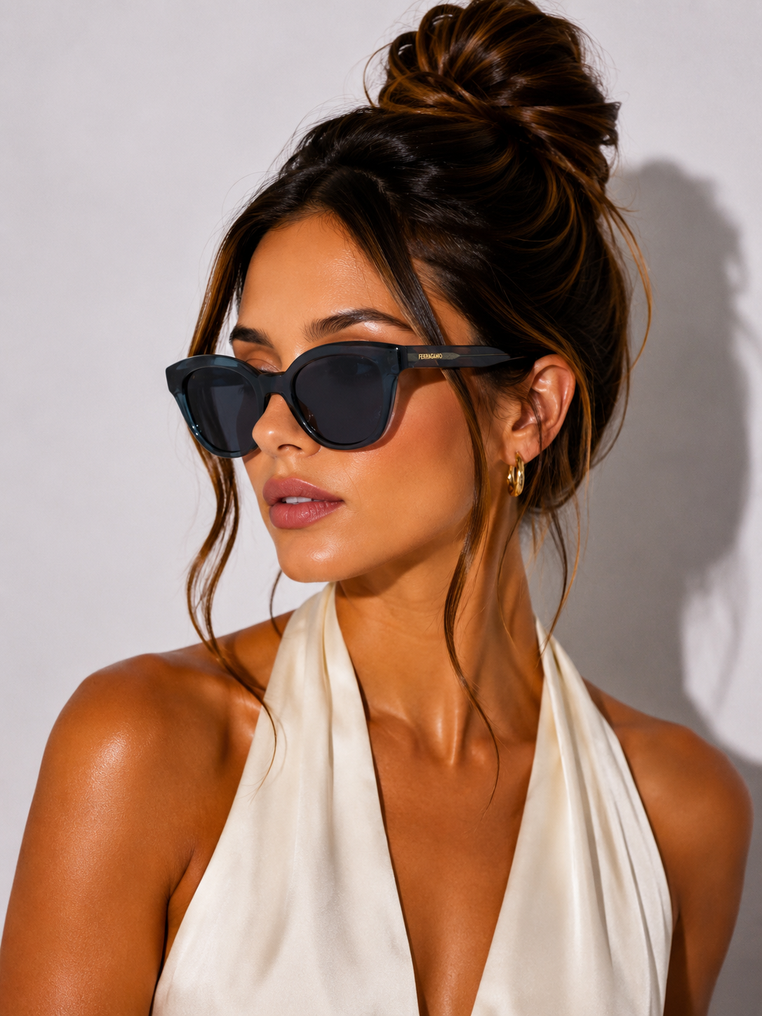 Дамски слънчеви очила Women’s sunglasses FERRAGAMO SF2000S 438 Blue lifestyle view