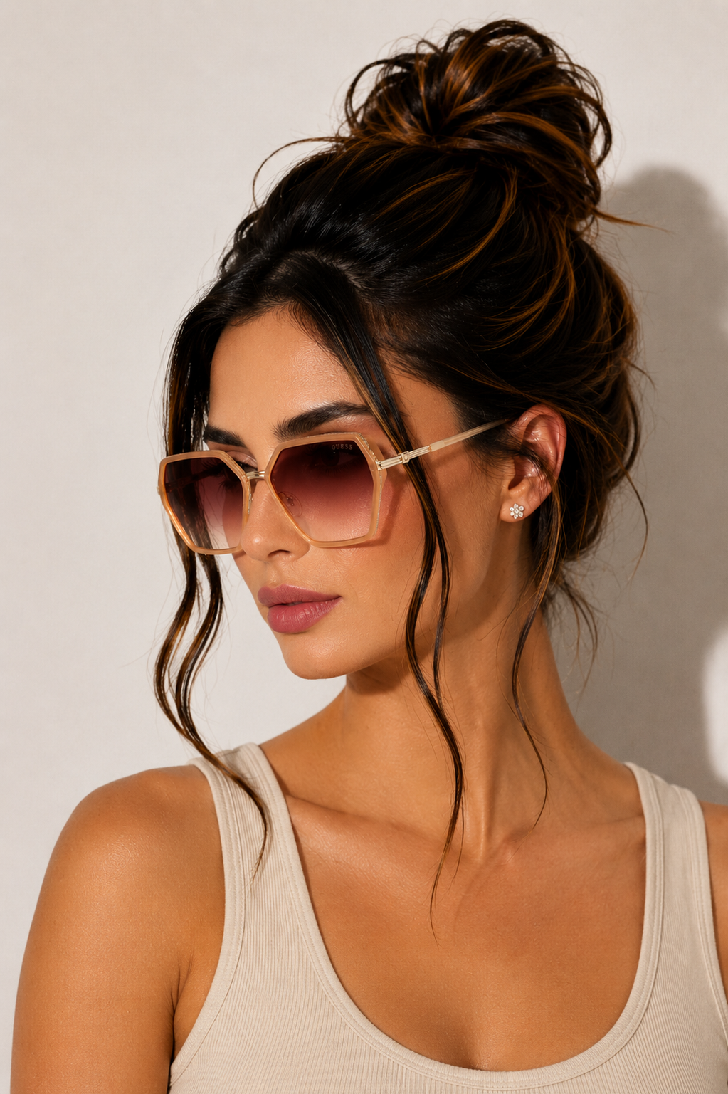 Дамски слънчеви очила Women’s sunglasses GUESS GU00146 57F Beige lifestyle view