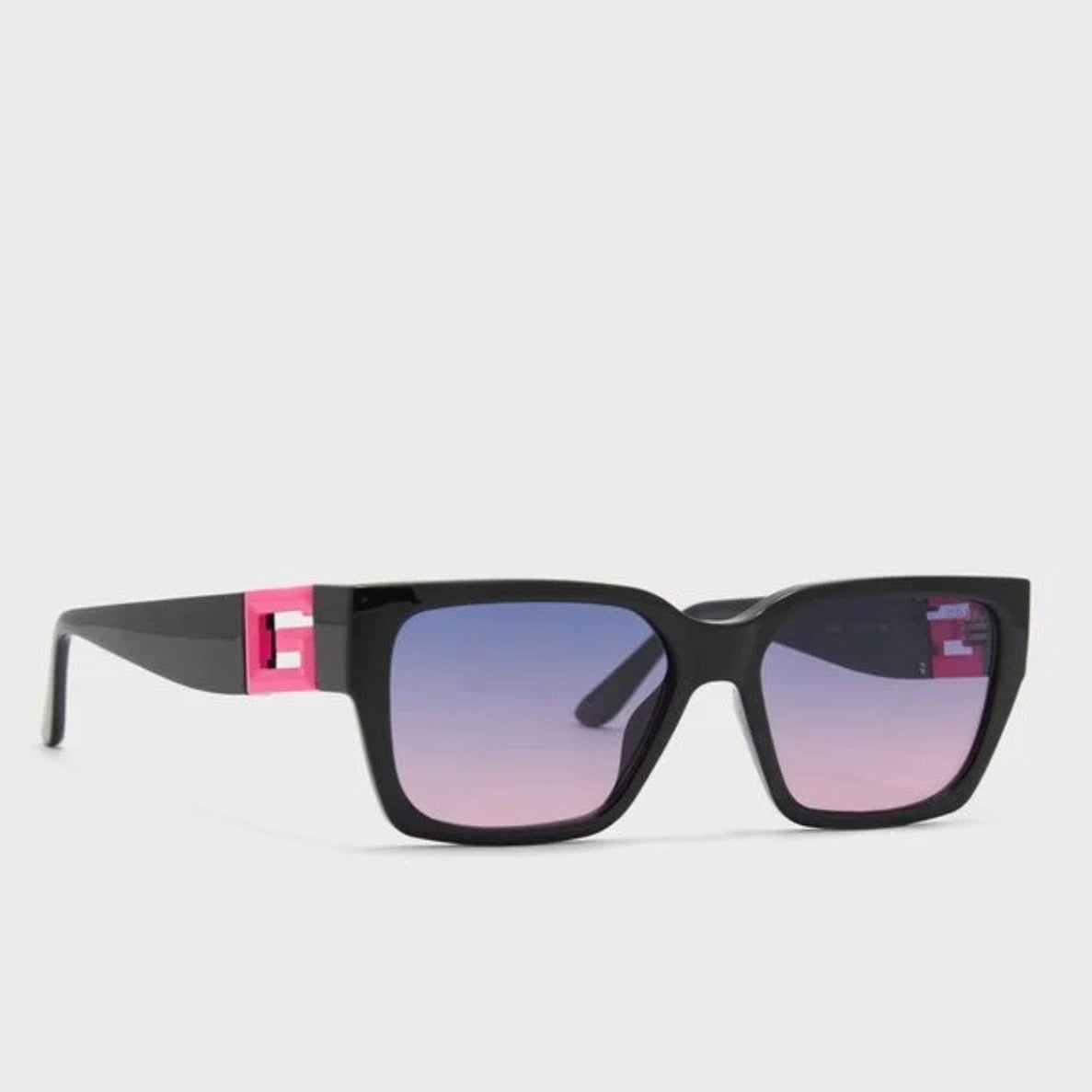 Дамски слънчеви очила Women’s sunglasses Guess GU7916 74T angled view