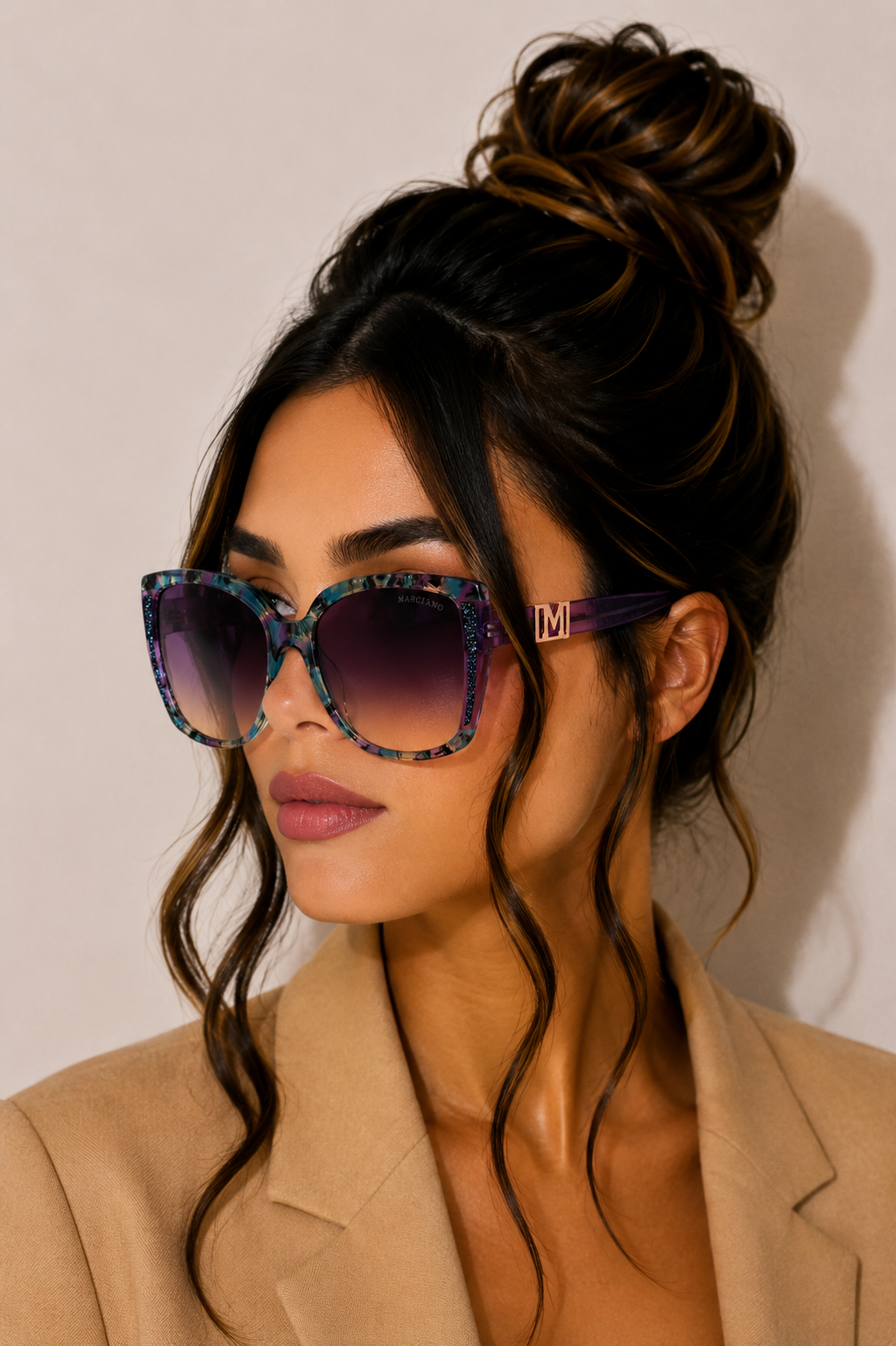 Дамски слънчеви очила Women’s sunglasses Marciano by Guess GM00013 83Z Purple lifestyle view