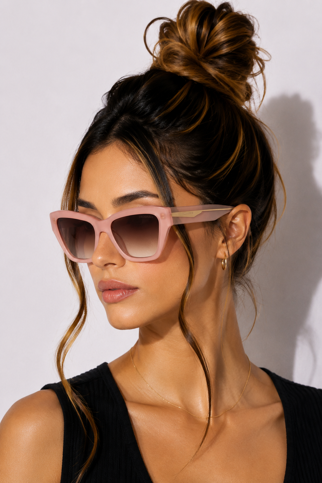 Дамски слънчеви очила Women’s sunglasses Trussardi TSW9030 H01  Pink lifestyle view