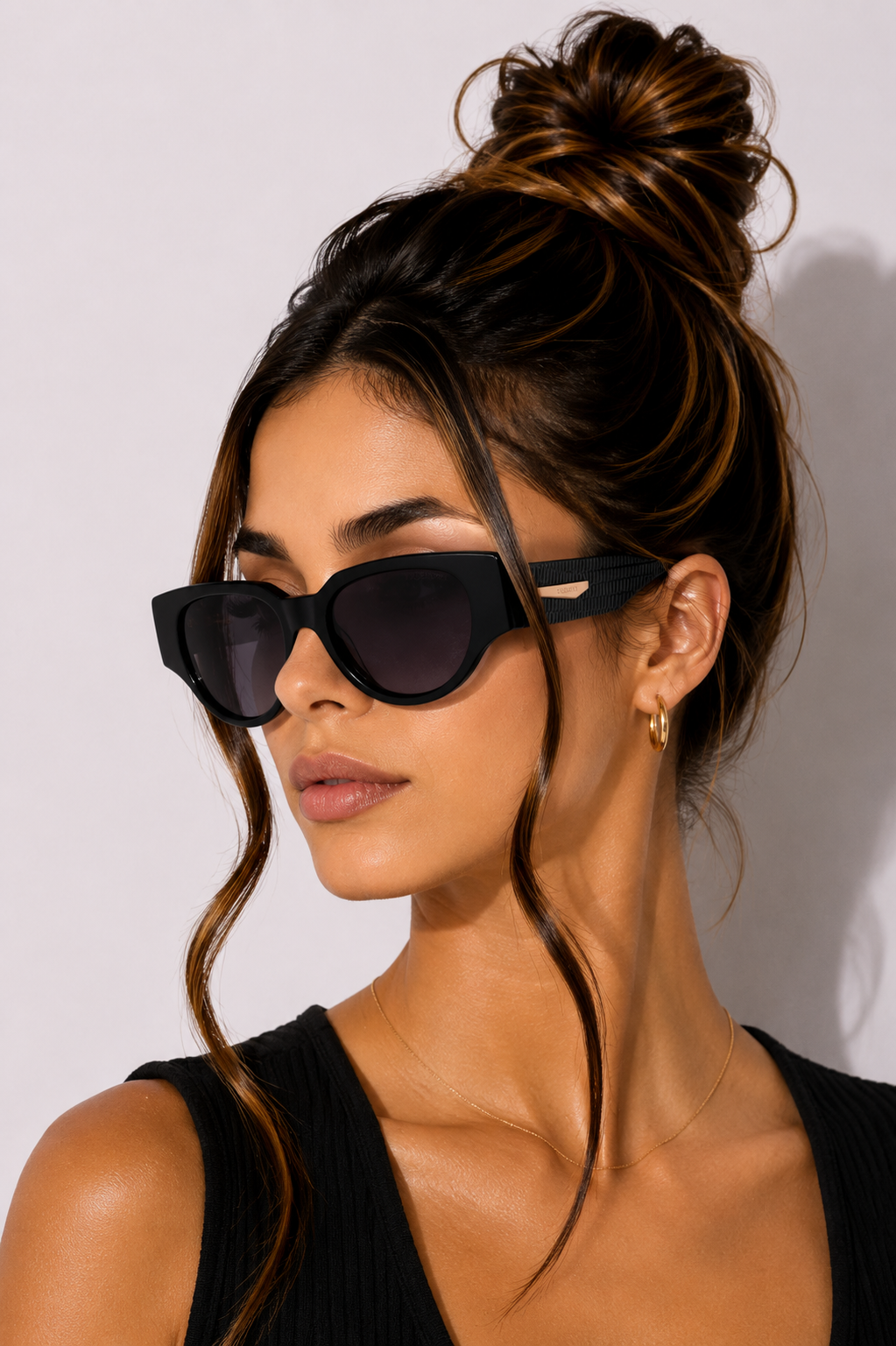 Дамски слънчеви очила Women’s sunglasses Trussardi TSW9035 A01 Black lifestyle view