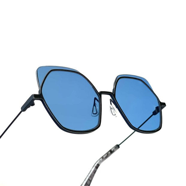 Дамски слънчеви очила Women’s sunglasses Yohji Yamamoto YY7031 902 close up view
