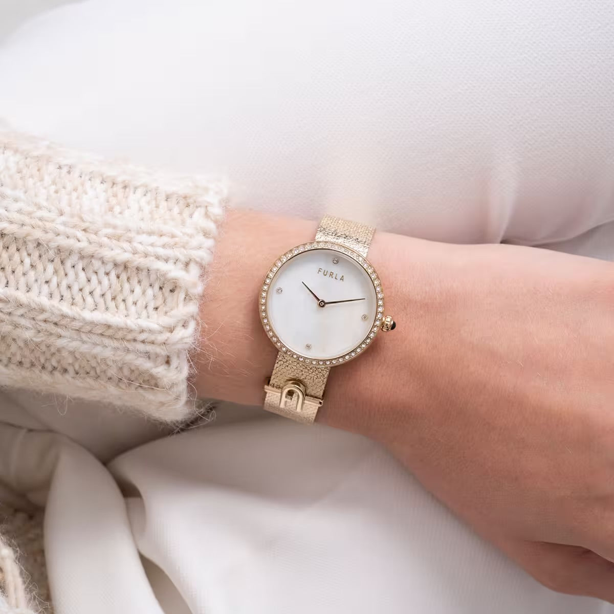 Дамски часовник Women’s watch Furla WW00022001L2 Golden on hand view 2