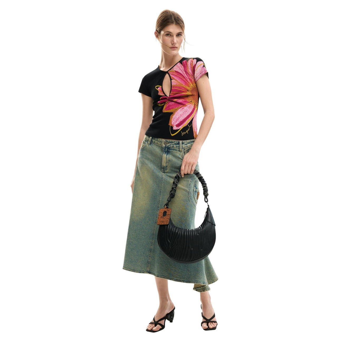 Дамска тениска Desigual Women T-shirt 26SWTK05 2000 Front View