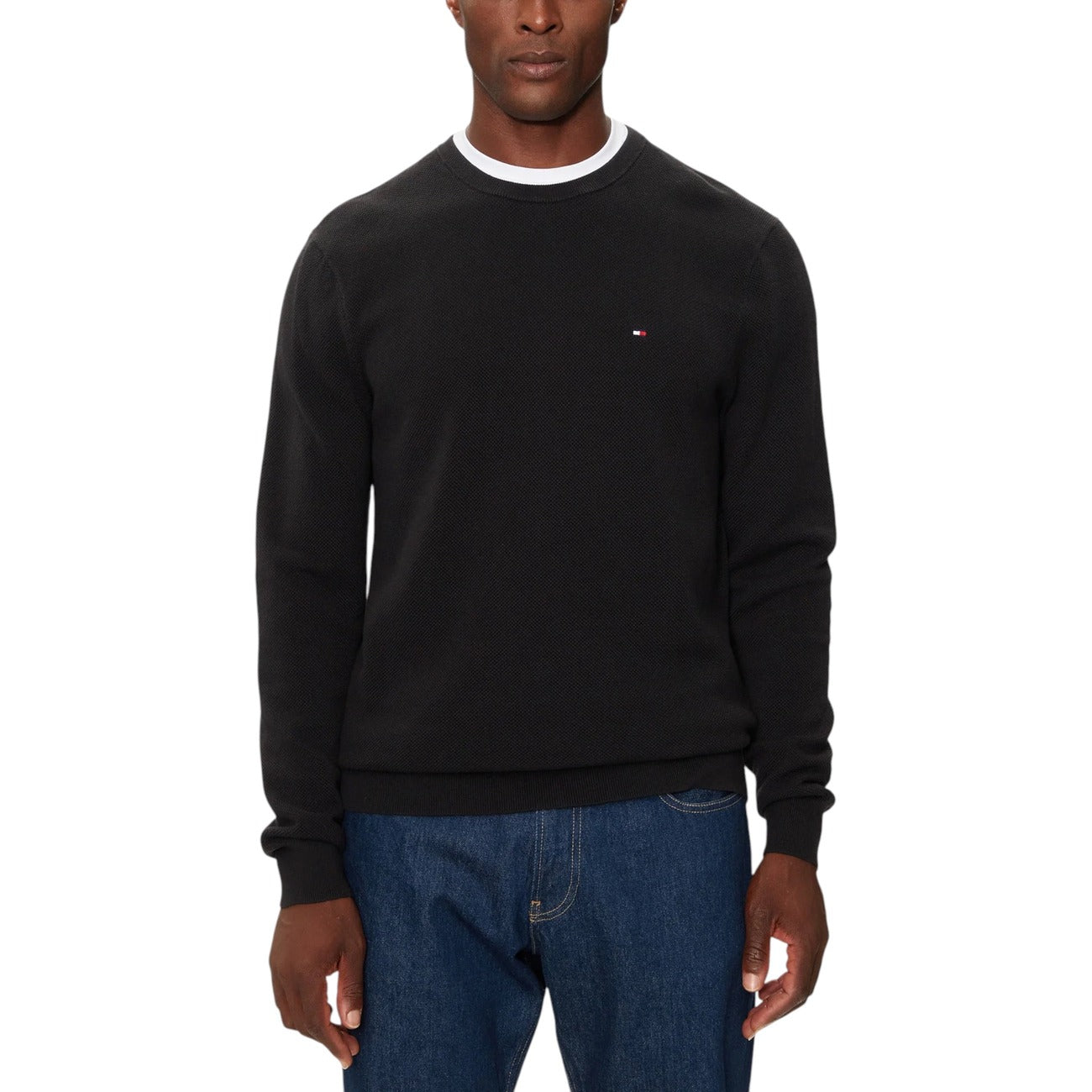 Мъжки черен пуловер Tommy Hilfiger Men Sweater MW0MW36347 Front View