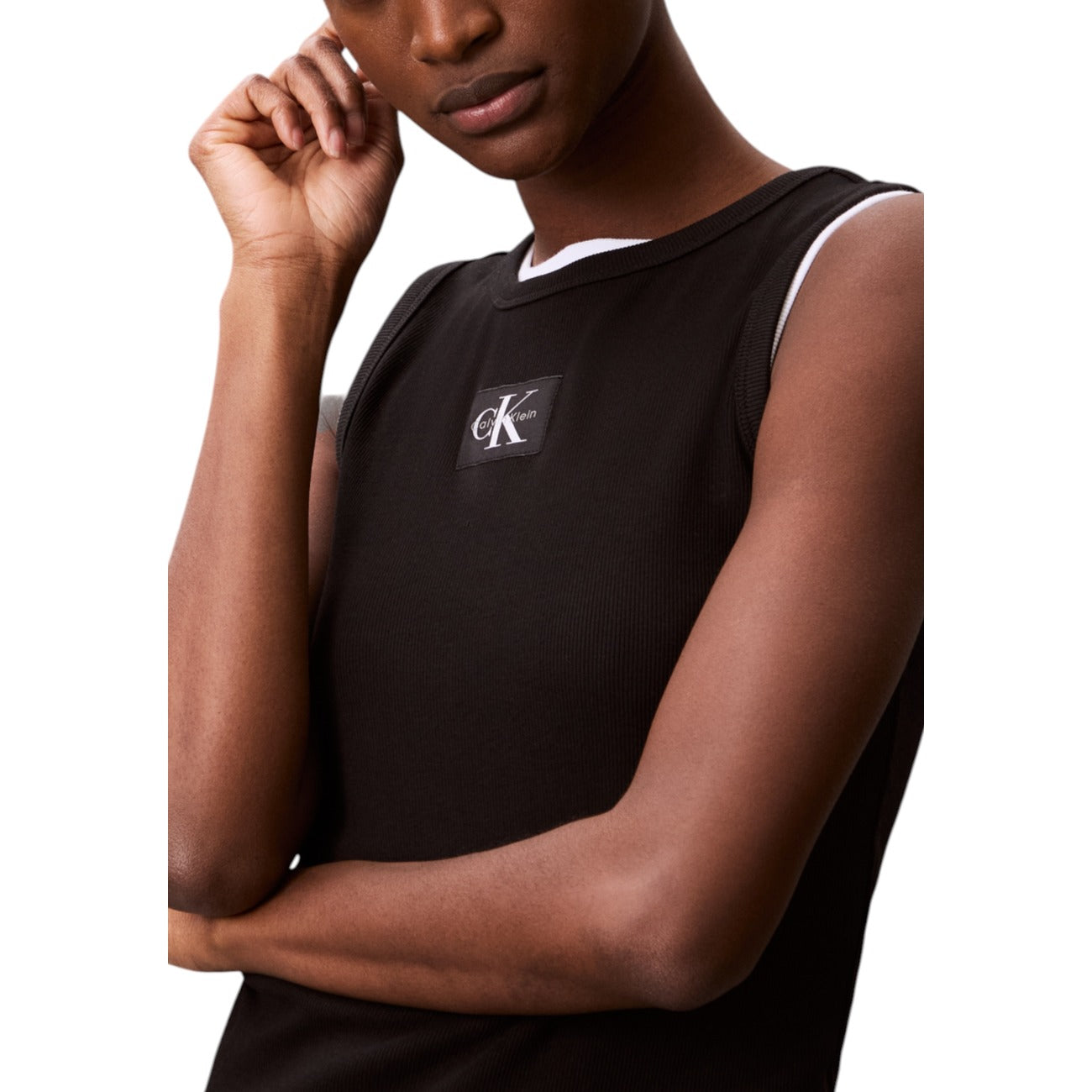 Дамски черен топ Calvin Klein Jeans Women Top LV047C201G UB1 Close-Up