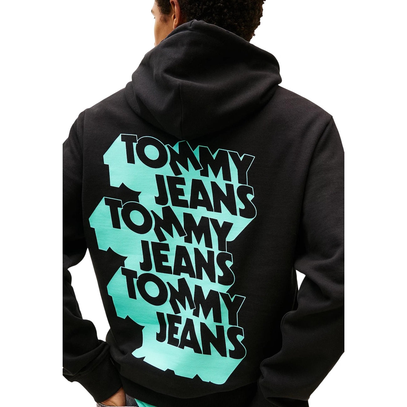 Мъжко черно худи Tommy Hilfiger Jeans Men Hoodie DM0DM21625 Close-Up