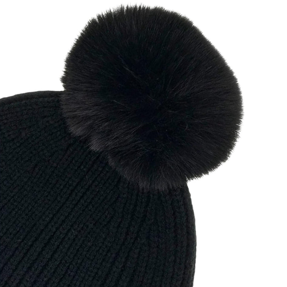 Дамска зимна шапка Guess Women Beanie AW5650 WOL01 BLA Close-Up